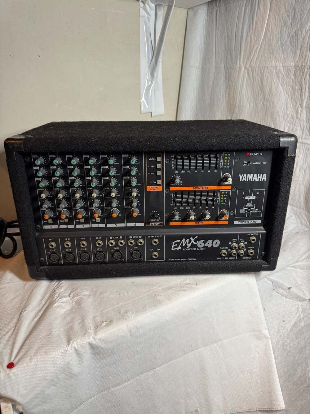 Yamaha EMX640 6 Channel Powered Mixer